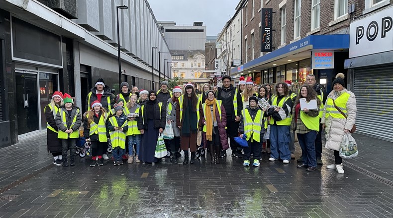 Jesmond Park Academy Sixth Form students support Streetworx at on Christmas Eve 